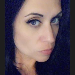 Meet your Posher, Desiree